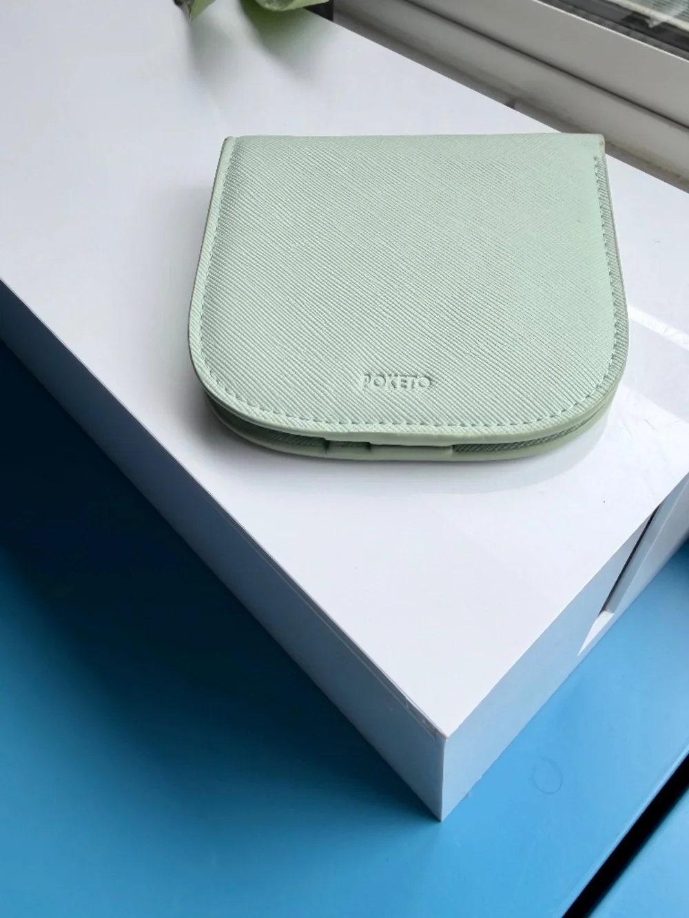 Poketo Vegan Saffiano Leather Dome Wallet In Mint - Picture 1 of 10